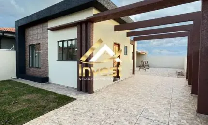 Casa 3 quartos sendo 1 suíte com muito espaço de terreno, edícula e garagem para 4 carros