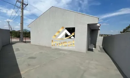 Casa de esquina 2 quartos - Com amplo espaço de terreno