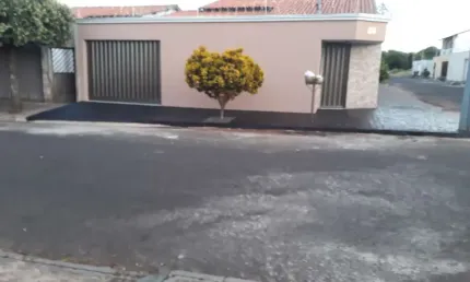 Casa comercial com 1 sala à venda na Cidade Jardim, Uberlândia , 200 m2 por R$ 600.000