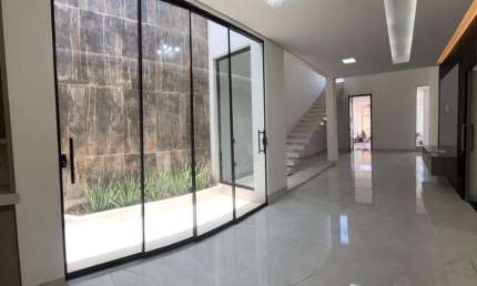 Casa comercial com 1 sala à venda no Jardim Europa, Uberlândia , 180 m2 por R$ 830.000