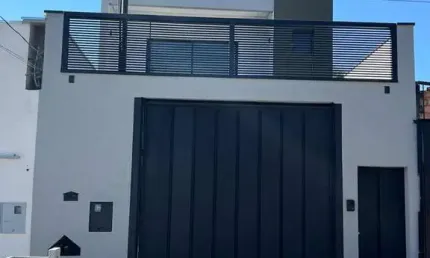 Casa com 3 quartos à venda no Santa Mônica, Uberlândia 