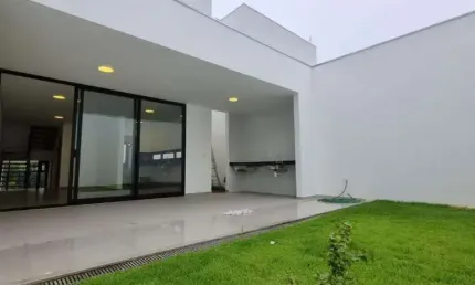 Casa com 3 quartos à venda no Jardim Karaíba, Uberlândia  por R$ 1.020.000