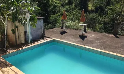 Oportunidade Única: Sitio de 48.400m² com 3 quartos e 15 vagas de garagem no bairro Área Rural de Uberlândia-MG
