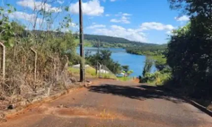 Venha conhecer o paraíso na Chácara Miranda 4! Casa recém construída em um condomínio esmeraldas, com ruas totalmente asfaltadas, fornecimento de energia elétrica e água individualizados. Com um terre