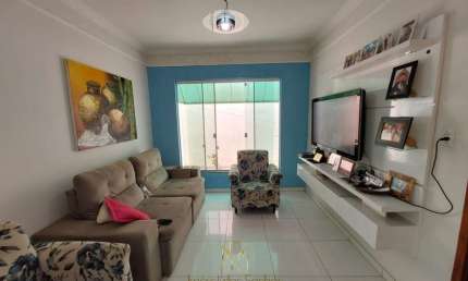 Casa com 3 quartos à venda no Tibery, Uberlândia  por R$ 670.000