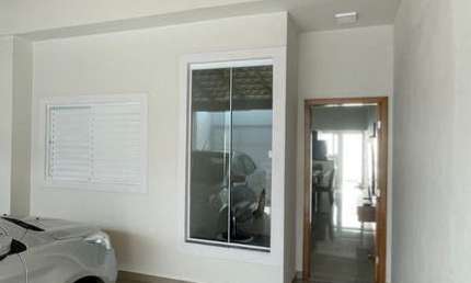 Casa à venda em Uberlândia-MG, bairro Granada: 2 quartos, 1 suíte, 2 salas, 1 vaga de garagem, 110m²!