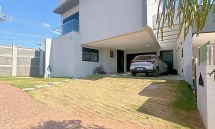 Condomínio Raros: Luxo e conforto em condomínio à venda em Uberlândia-MG, Alto Umuarama ! 3 quartos, 2 suítes, 214m².