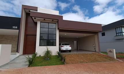 Condomínio Raros: Espaçosa casa  de 3 quartos no bairro Grand Ville, Uberlândia-MG, com 180m² e 3 vagas de garagem.