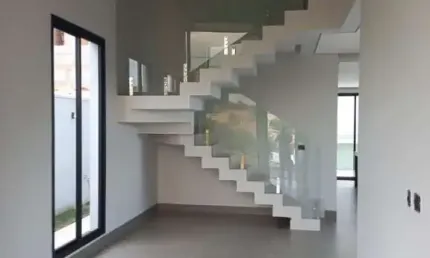 Excelente oportunidade de investimento no Condomínio Village Paradise em Uberlândia-MG, com 3 quartos, 3 suítes e 166,00 m² de área!