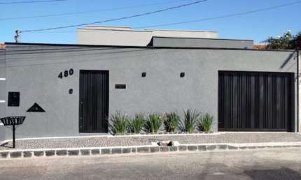 Casa à venda em Uberlândia-MG: 3 quartos, 1 suíte, 140m², localizada no Jardim Holanda!