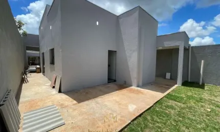 Imperdível: Casa à venda em Uberlândia-MG, Jardim Ipanema! 3 quartos, 2 suítes, 1 sala, 2 vagas, 130m². Confira!