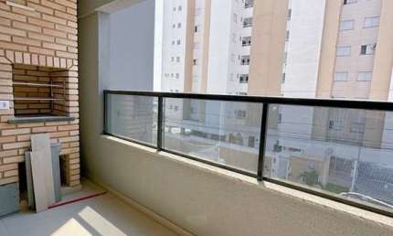Apartamento à venda no bairro Martins em Uberlândia-MG: 3 quartos, 1 suíte, 1 sala, 2 banheiros, 81m² de área!