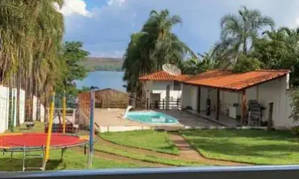 Chácara à venda em Uberlândia-MG, Distrito Industrial: 5 quartos, 1 suíte, 4 banheiros!