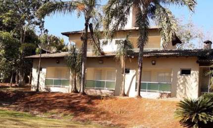 Rancho de luxo à venda em Uberlândia-MG, no Conjunto Alvorada - 5 quartos, 5 suítes, 1 sala e 5 banheiros!
