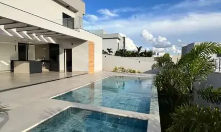 Condomínio Alphaville 1 à venda em Granja Marileusa, Uberlândia-MG: 4 quartos, 4 suítes, 2 salas, 5 banheiros, 3 vagas, 305m².