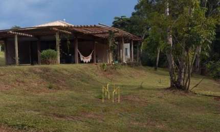 Rancho de Luxo à Venda em Indianópolis-MG: 4 Quartos, 4 Suítes e 5 Banheiros!