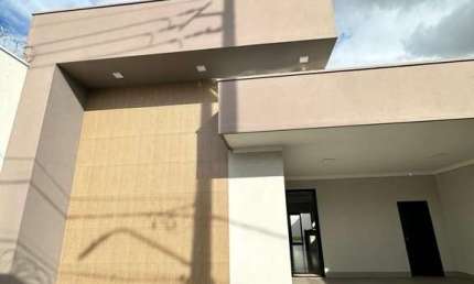 Casa à venda em Uberlândia-MG: 3 quartos, 3 suítes, 5 banheiros, 2 vagas de garagem e 160m² no bairro Vigilato Pereira!