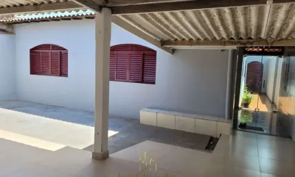 Imperdível oportunidade! Casa à venda em Uberlândia-MG, bairro Custódio Pereira: 4 quartos, 1 suíte, 1 banheiro, 2 vagas, 262,50m².