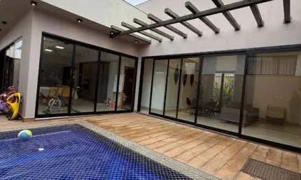 Condomínio Splendido: Luxo e conforto no coração de Uberlândia-MG, Jardim Botânico - 3 quartos, 3 suítes, 1 sala, 4 banheiros, 2 vagas de garagem, 200,00 m² de área.
