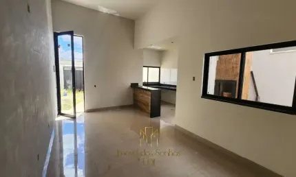 Casa em Condomínio à Venda em Uberlândia-MG, Granja Marileusa: 3 Quartos, 1 Suíte, 1 Sala, 1 Banheiro, 2 Vagas, 80m².