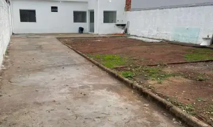 Imperdível oportunidade: Casa à venda em Uberlândia-MG, Jardim Patrícia - 2 quartos, 1 sala, 1 banheiro, 1 vaga, 50m².