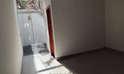 Casa à venda em Uberlândia-MG, bairro São Jorge: 2 quartos, 1 suíte, 1 sala, 1 banheiro, 2 vagas - 67,50m²!