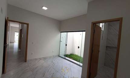 Excelente oportunidade: Casa em Condomínio à venda no Jardim Ipanema, Uberlândia-MG! 2 quartos, 1 suíte, 1 sala, 1 banheiro, 3 vagas, 65m².