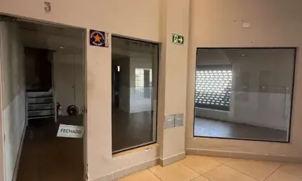 Aluguel de Sala Comercial de 35m² no Centro de Uberlândia-MG: A oportunidade que você estava procurando!