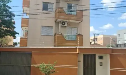 Cobertura à venda em Uberlândia-MG, bairro Santa Mônica: 4 quartos, 2 suítes, 1 sala, 1 banheiro, 4 vagas, 154,88m²