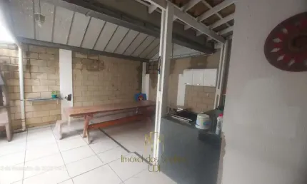 Imperdível Casa à Venda em Tubalina, Uberlândia-MG: 3 Quartos, 1 Suíte, 1 Sala, 3 Banheiros, 2 Vagas - 170m².