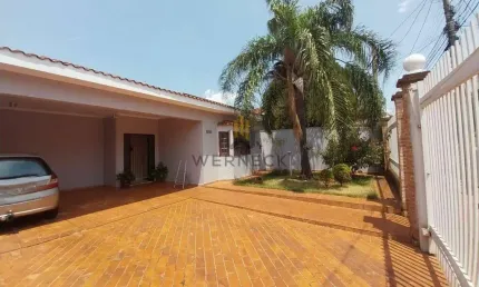 Casa/Sobrado na Ribeirânia com 4 dormitórios sendo um Suíte - terreno de 400m²