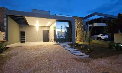 Casa térrea - lote ilha com 300m²/ 169m² de área construída