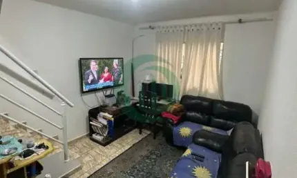 Maravilhoso Sobrado localizado na charmosa Vila Luzita!