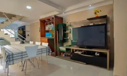 Ótimo e amplo sobrado no condomínio Residencial Isabella