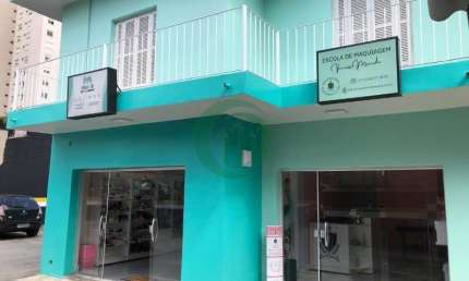 Excelente SOBRADO para fins comerciais, no bairro Jardim!