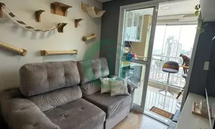 Apartamento com moveis planejados na Vila Floresta!