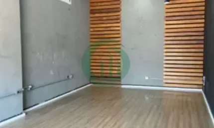 Ótimo SALÃO para fins comerciais na Vila Gilda, Santo André!