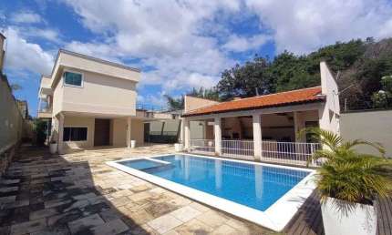 Casa no Calhau 5 Suítes com Área de Lazer Privativa