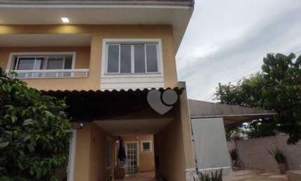 Casa duplex pronta para morar Don José com vista para montanha