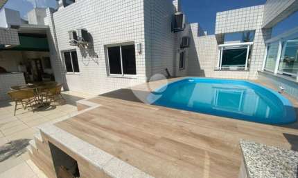 Cobertura Linear prédio baixo próxima a Praia com Lazer e segurança 24 horas.