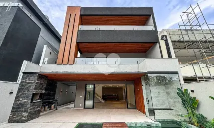 Casa contemporânea 6 suítes a venda  próximo a praia.