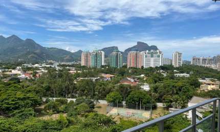 Lindo apartamento pronto para morar Parque das Rosas com vista indevassável.