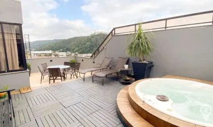 Cobertura Duplex 3 Suítes e 3 Vagas na Ponta Aguda!