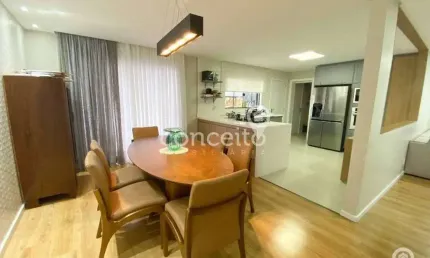Casa com 3 Dormitórios e 3 Vagas na Escola Agrícola!