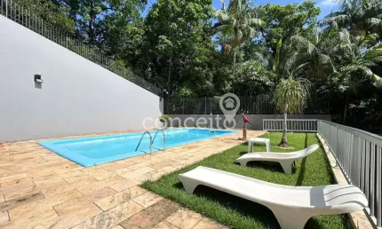 Casa com 3 Dormitórios e Piscina na Escola Agrícola!