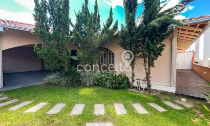 Casa Plana com 3 Dormitórios e 3 Vagas na Escola Agrícola!