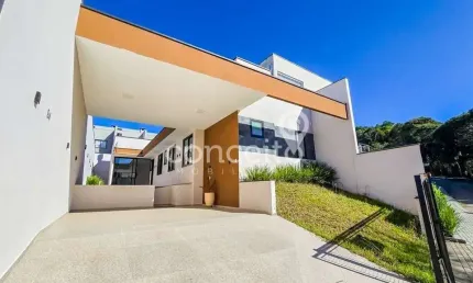 Casa Térrea Sustentável com 3 Suítes na Ponta Aguda!
