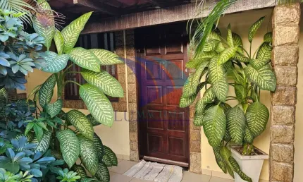 COD 1277 - VENDO CHARMOSA CASA NO JARDIM FLAMBOYANT