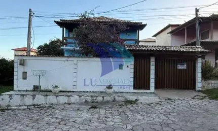 COD 1717 - Excelente Casa com Piscina no Condomínio dos Pássaros – Cabo Frio/RJ