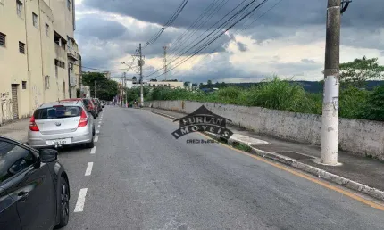 Terreno à venda no miolo do Centro de Cotia, 2000 m² por R$ 2.000.000 - Centro (Cotia) - Cotia/SP
